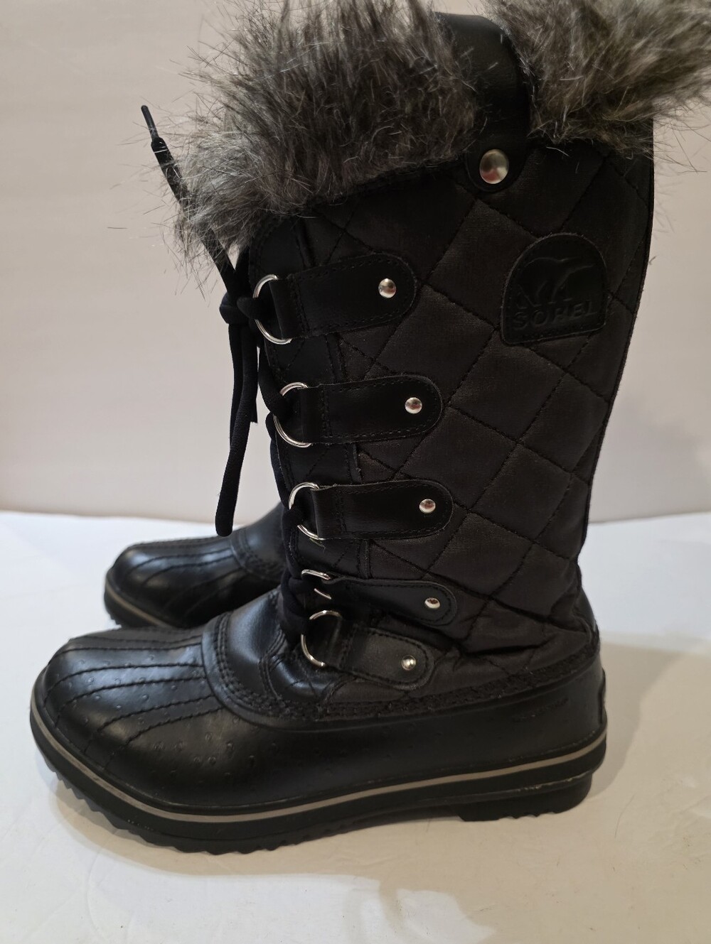Sorel Women's Black Quilted Faux-Fur Winter Boots Size 8